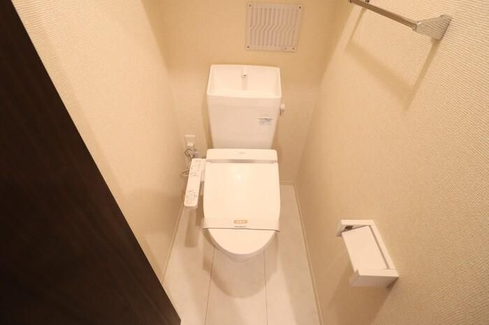 【トイレ】　温水洗浄暖房便座付きのトイレですよ♪