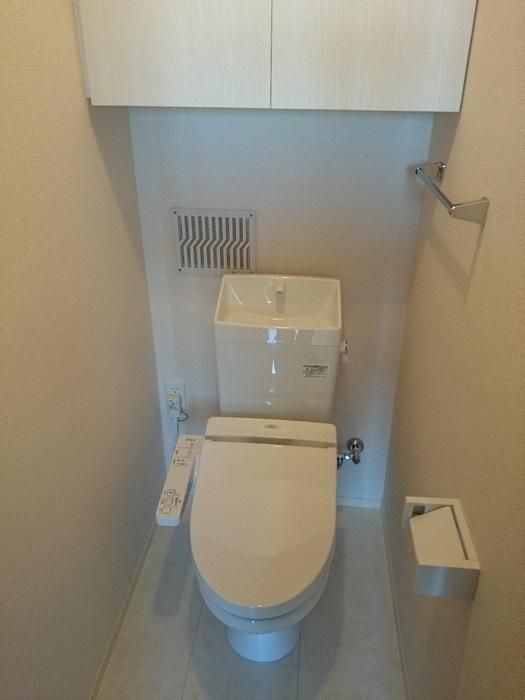 【トイレ】　温水洗浄暖房便座付きのトイレ♪