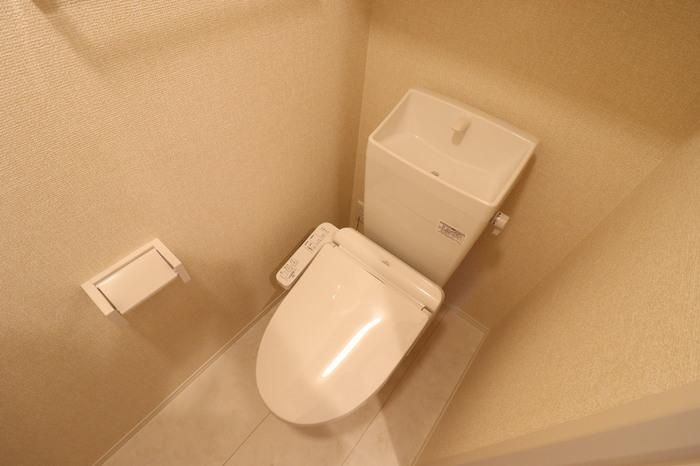 【トイレ】　温水洗浄暖房便座もありますよ♪