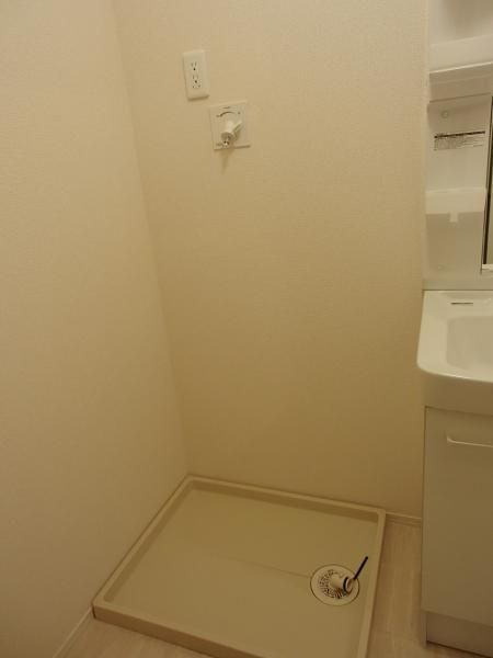【洗面所】　室内洗濯機置き場