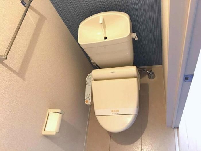 【トイレ】　温水洗浄暖房便座もあるトイレですよ〜♪