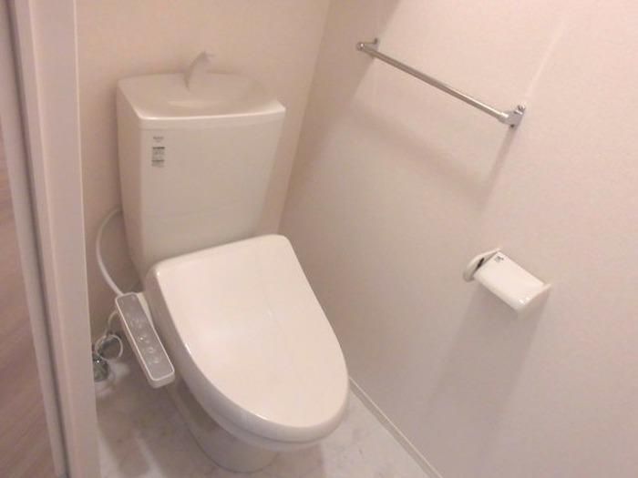 【トイレ】　温水洗浄便座暖房