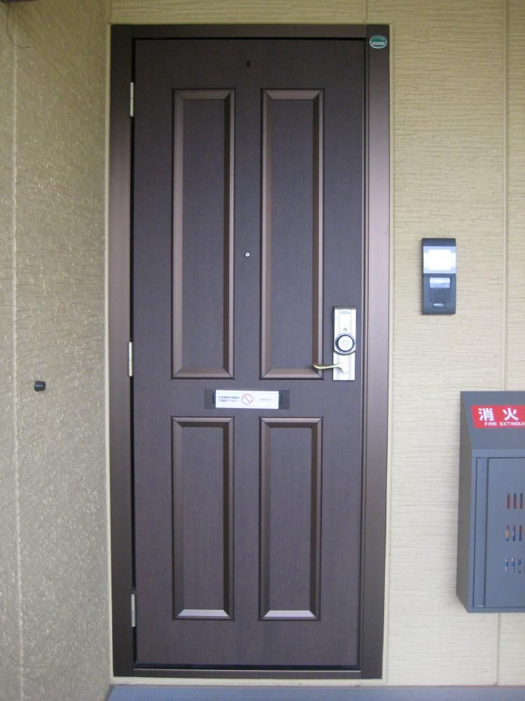 【玄関】　玄関前スペース☆