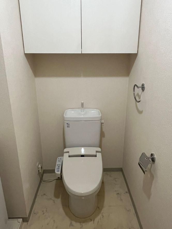 【トイレ】　温水洗浄便座付きのトイレ♪